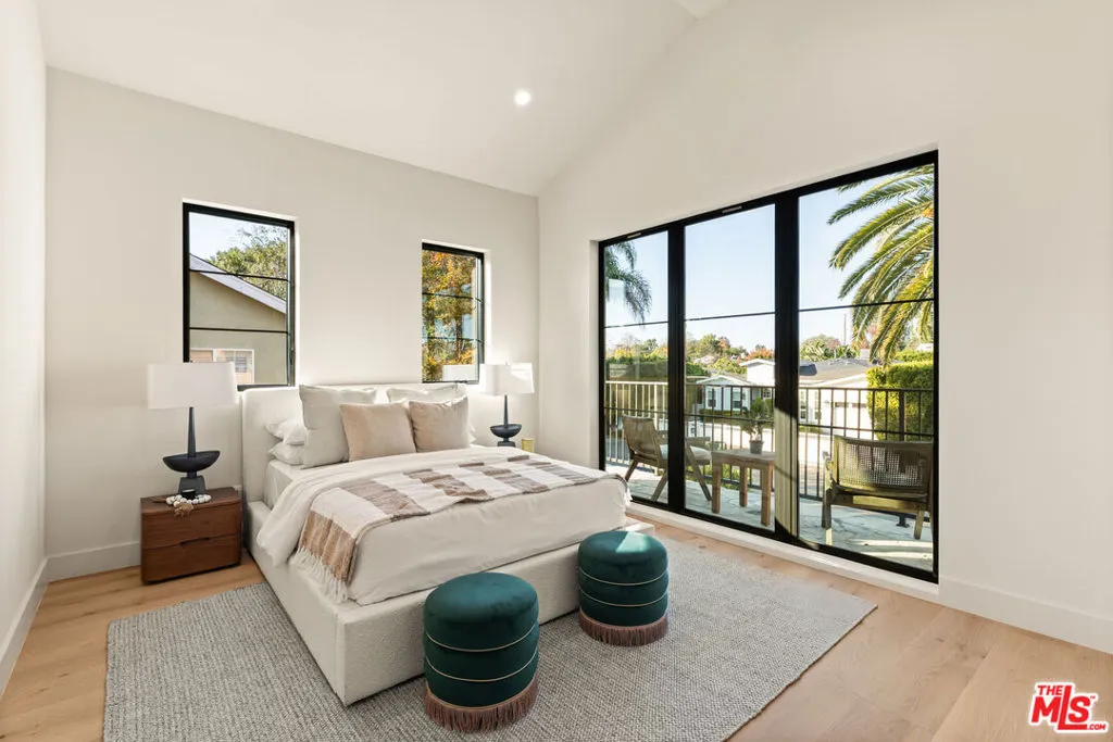 11746 La Maida Street, Valley Village, California 91607 home-pic-19